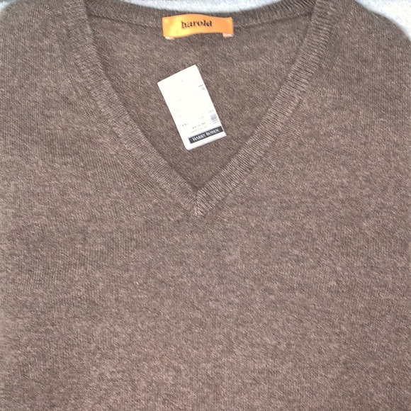 ❣️100% Cashmere❣️Harold XXL V-neck sweater Retail price $475 - Picture 3 of 10